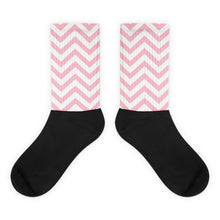 Charger l&#39;image dans la galerie, Chaussettes Zig Zag rose tendre
